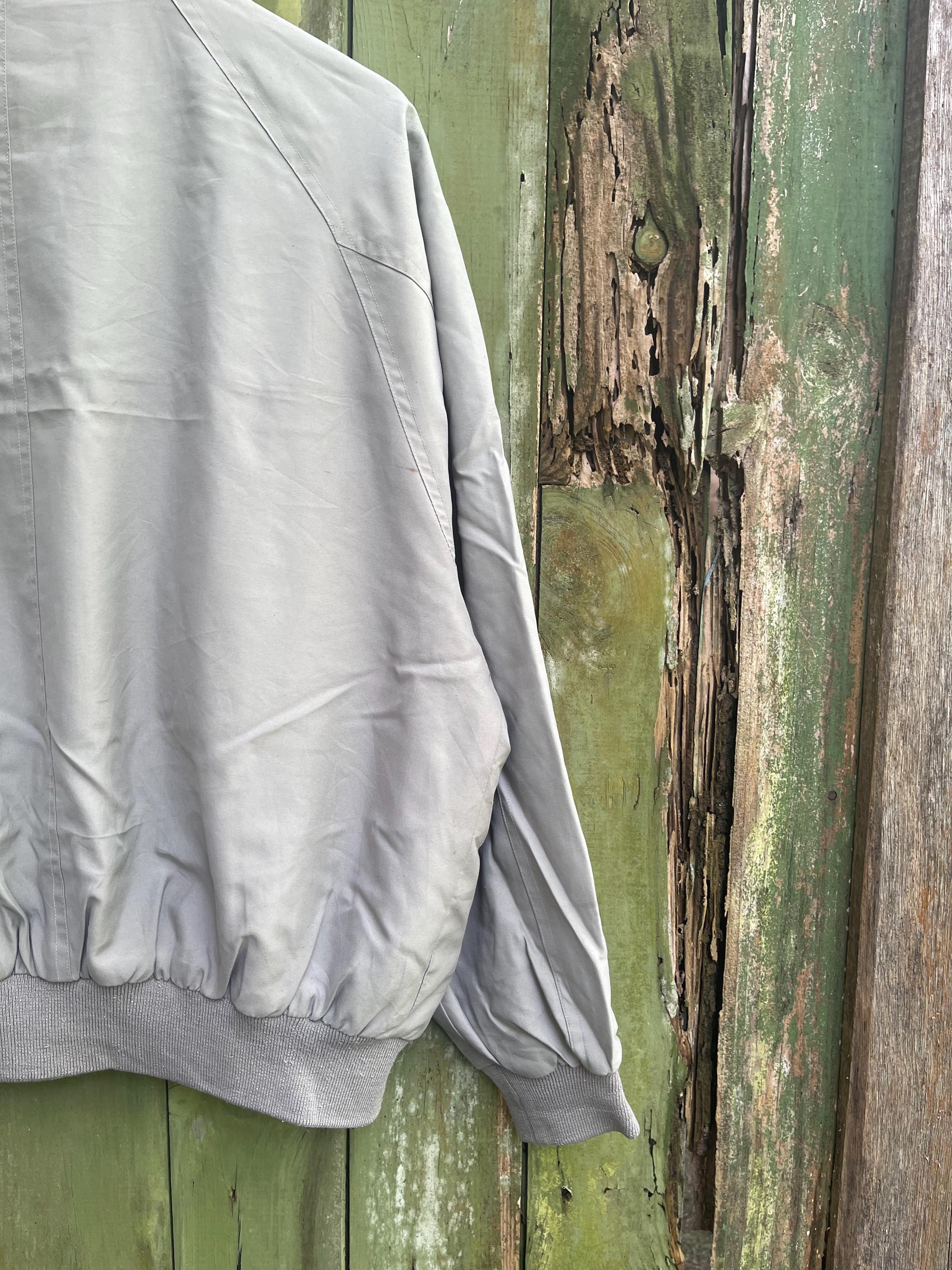 VIVRECLUB by Friendly Vintage Bomber Jacket – Minimalist Workwear 