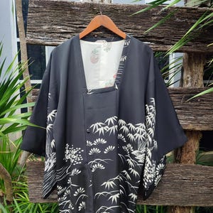Vintage Japanese Haori Kimono Jacket – Black & White Landscape Print – Silk Blend