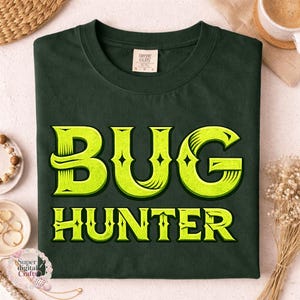 Puede incluir: Un juego de tres tazas de cerámica con un acabado mate moteado. Las tazas son de color crema, gris claro y gris oscuro. Cada taza tiene un diseño simple y minimalista.