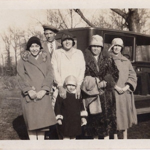 Vintage Photo - Flapper Era Family - 1920&#39;s Original Found Photo - Fashion - Vintage Car - Black & White