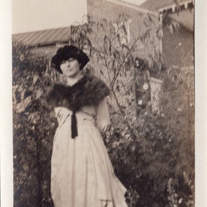 Vintage Photo - Mysterious Woman in Fur Wrap - 1920s Original Found Photo - Black & White Snapshot