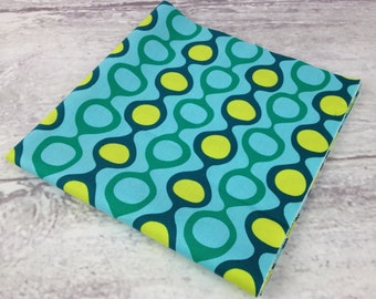 Cloth Napkins 15 Inch Set of 4 in Retro Mod Turquoise Green Squiggle