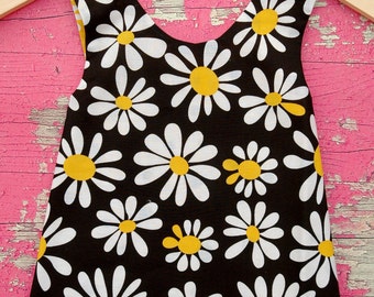 Pinafore REVERSIBLE in Crazy Daisy Black White Yellow