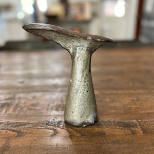 1900&#39;s Primitive Iron Shoe Last Leg Form for Child, Display, Bookend, Doorstop
