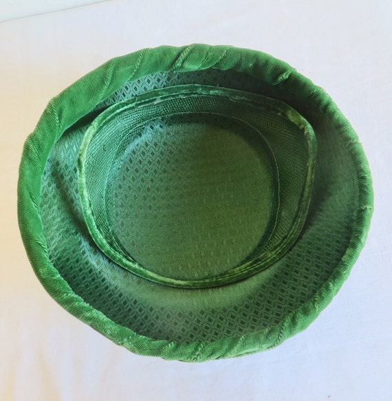 1950's Green Velvet Mushroom Style Hat with Glass… - image 10