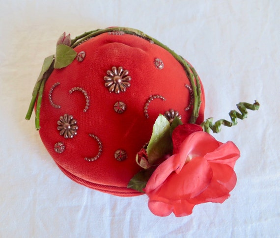 1950's Red Velvet Calot Style Hat Rose and Buds G… - image 8