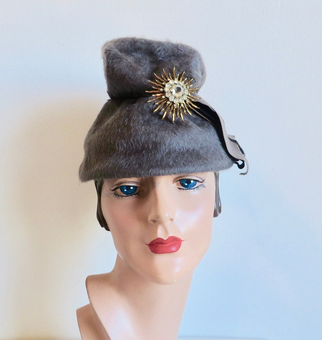 Vintage 1950's Dark Gray Fuzzy Felt Toque Style Hat With Large Gold ...