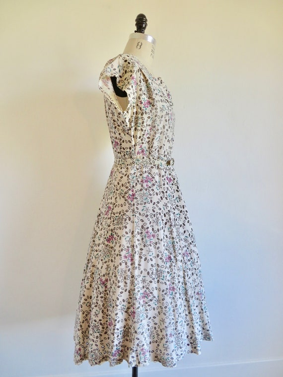 1940's Ivory Eyelet Floral Fit and Flare Day Dres… - image 10