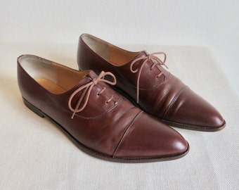 1990's Robert Clergerie Women's Size 39.5, 9US Cognac Chestnut Brown Leather Lace Up Oxford Shoes Pointed Toes Cap Toe French Designer