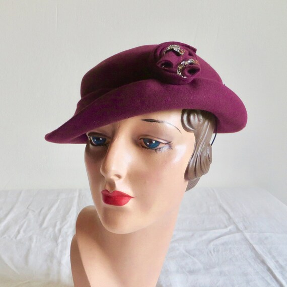 Vintage 1940's Purple Aubergine Felt Brimmed Cloch