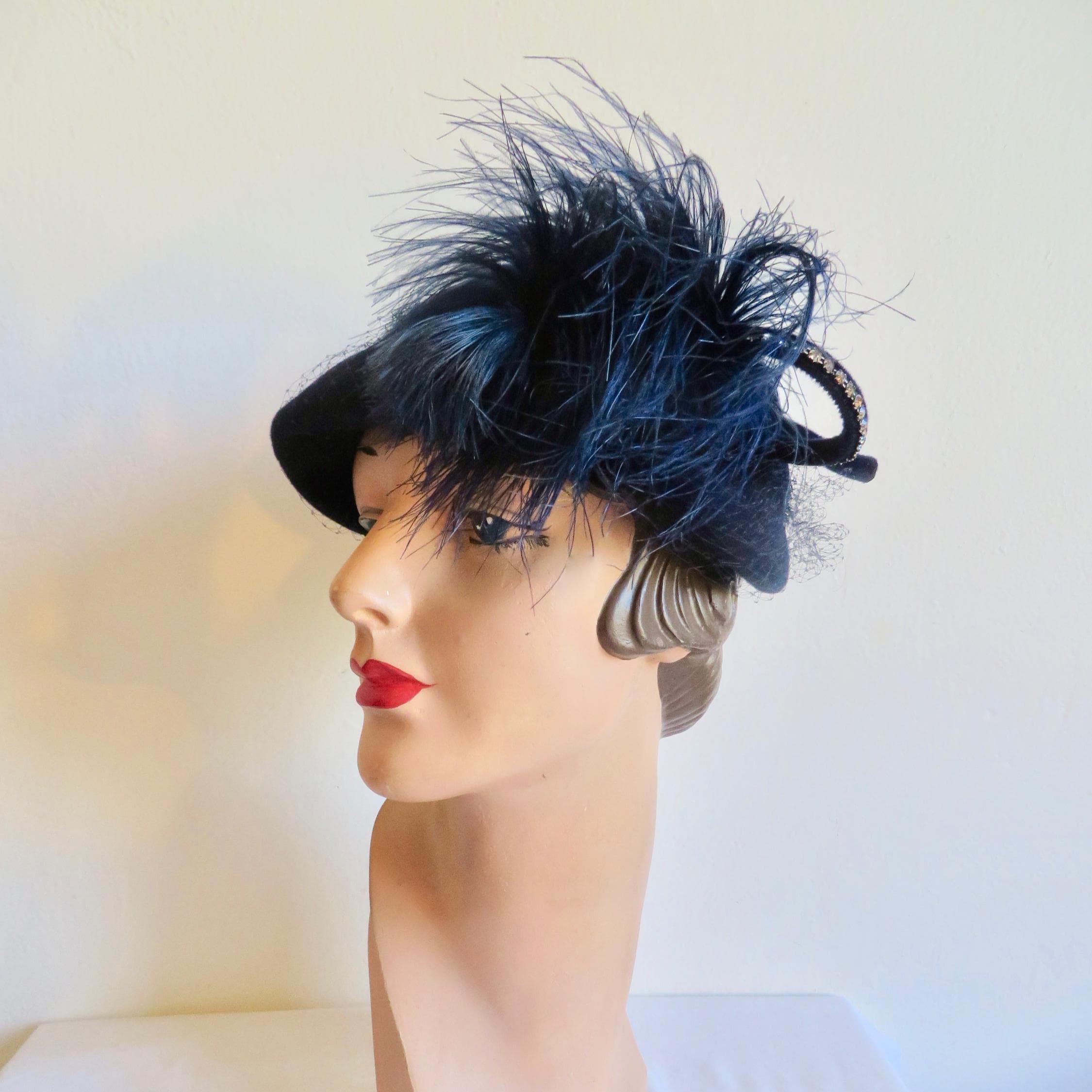 Vintage 30s 40s Tilt Hat Black Ostrich Feather Plume Tippy Topper Size 22 1930s 1940s Red White Black Ostrich Feather Tilt Topper Hat  main image 2