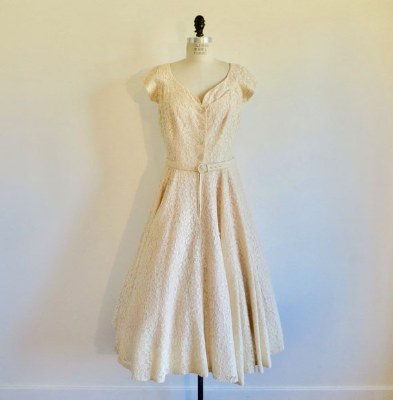 1950's Butter Cream Lace Fit and Flare Dress Swee… - image 1