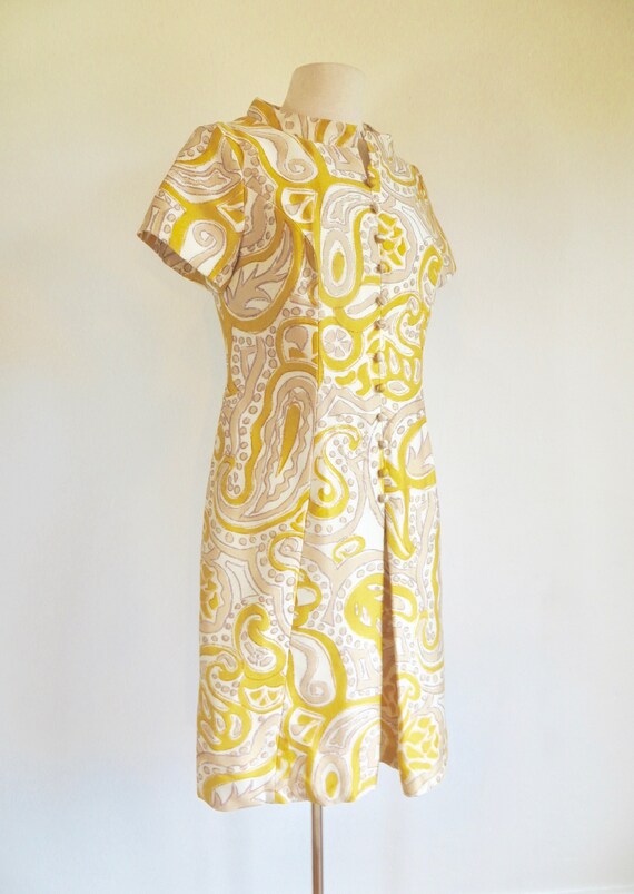 1960's Mod Style Yellow and White Paisley Print A… - image 4