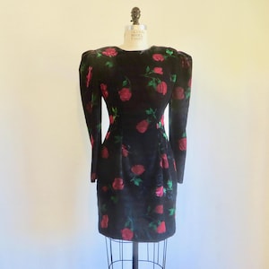 1980's Black and Red Rose Print Velvet Cocktail Dress Open Back Shoulder Pads Long Sleeve 80's Formal Evening Party Dresses 31" Waist Medium