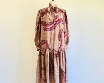 1980's Brown and Purple Abstract Print Smock Dress Chloe Style Tie Neck Mid Tiered New Wave Rafael Neiman Marcus Medium