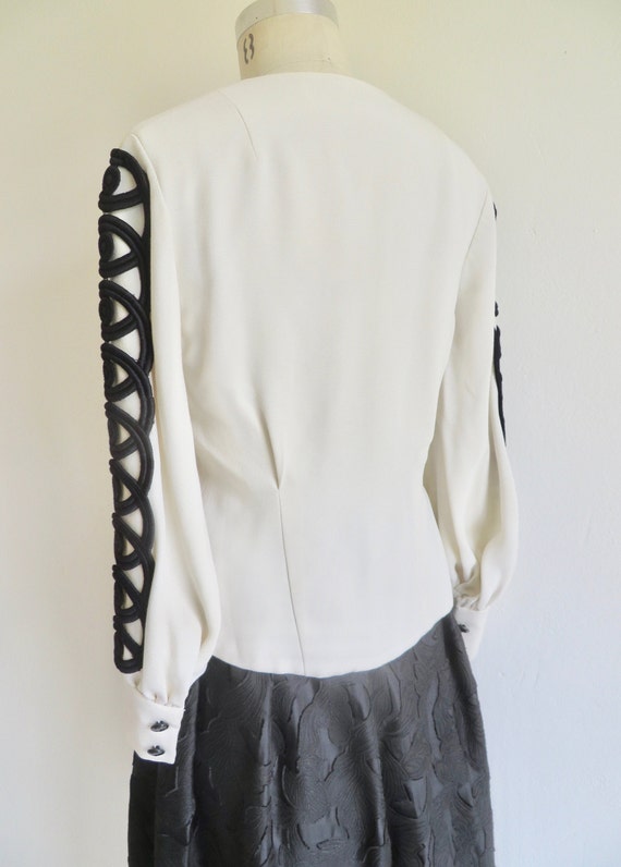 1970's White Jacket Top with Black Lace Sleeve Tr… - image 7