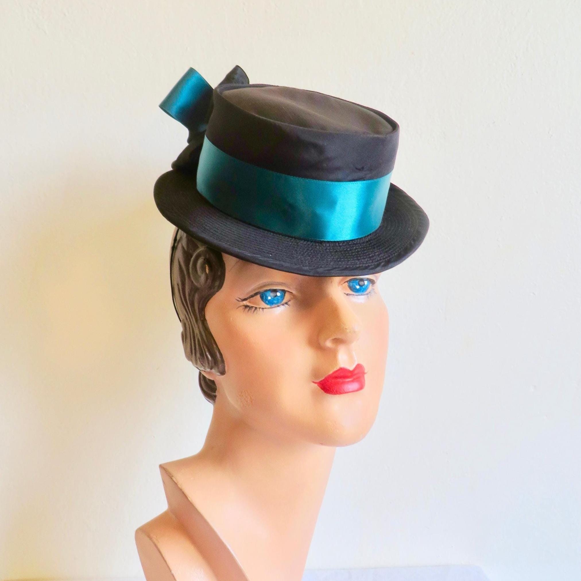 1940s Blue Suitor Pin-On Flowered Tilt Hat w/Original Netting Vintage 1940s Pink Floral Tilt Hat, Velvet Bow & Netting  main image 4