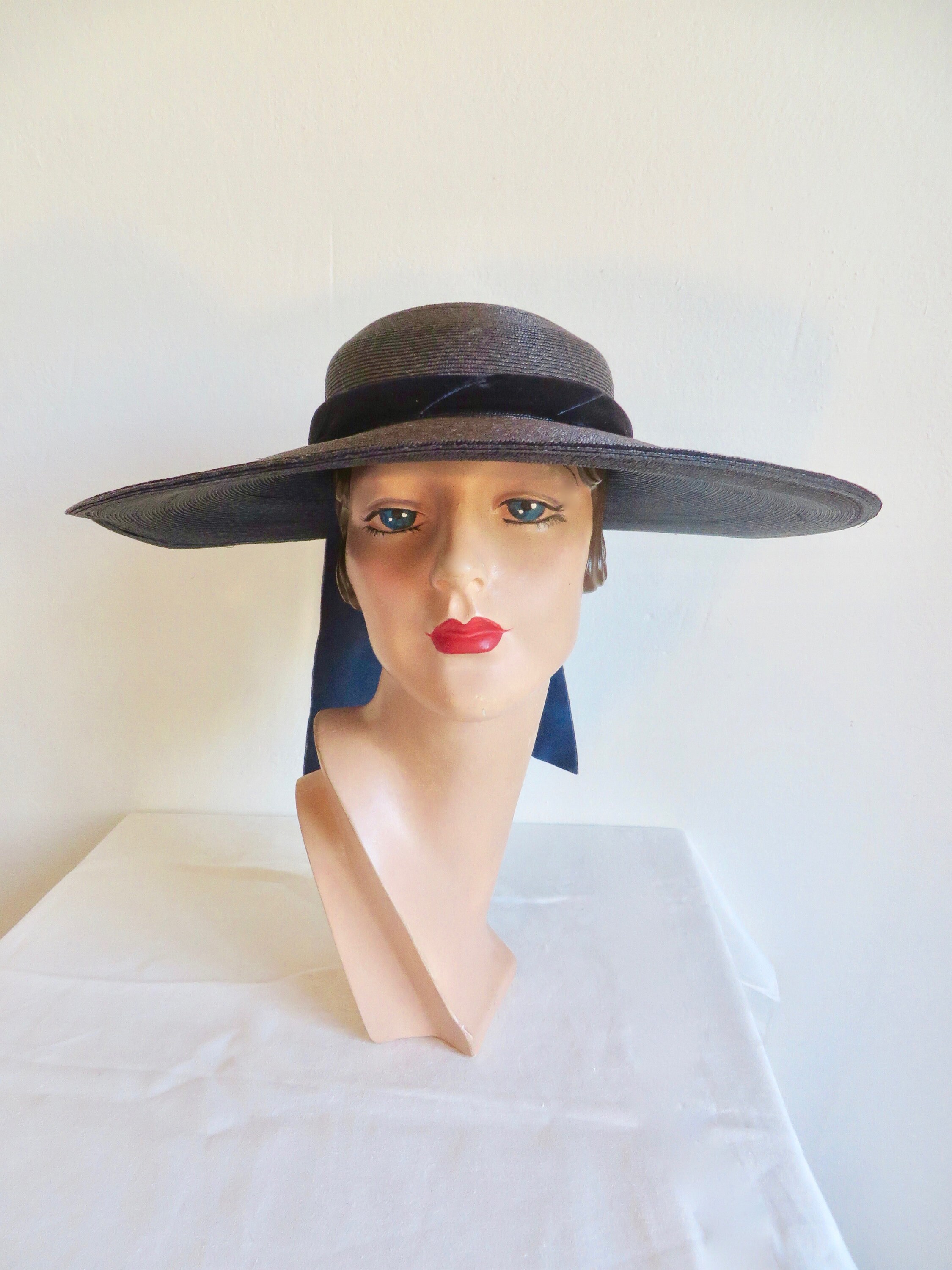 1950s Navy Straw Sun Hat: Wide Brim, Daisy Flowers, Velvet 