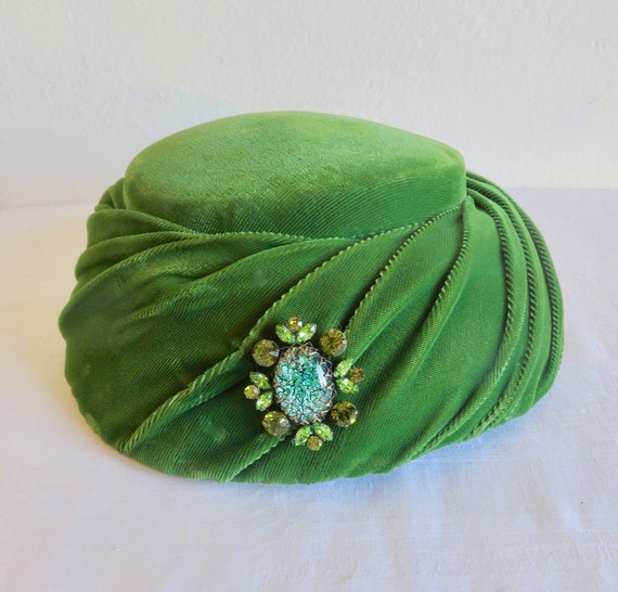 1950's Green Velvet Mushroom Style Hat with Glass… - image 8