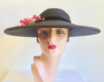 INVITING 1940s\' BLACK STRAW OPEN CROWN HAT WITH FABRIC FLOWERS & FANCY EDGING Original 1930 main image 4