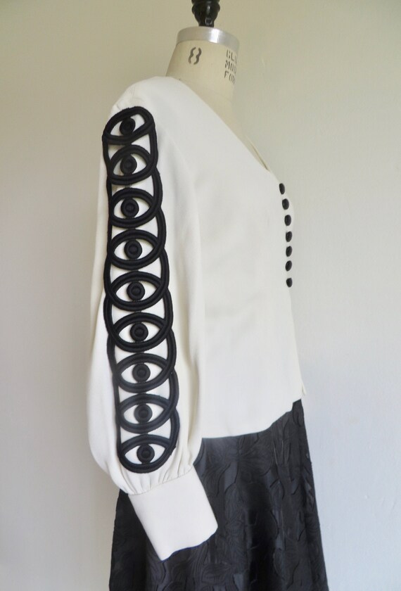 1970's White Jacket Top with Black Lace Sleeve Tr… - image 4