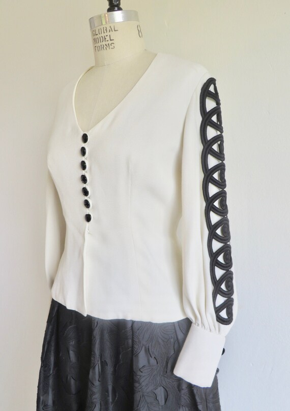 1970's White Jacket Top with Black Lace Sleeve Tr… - image 3