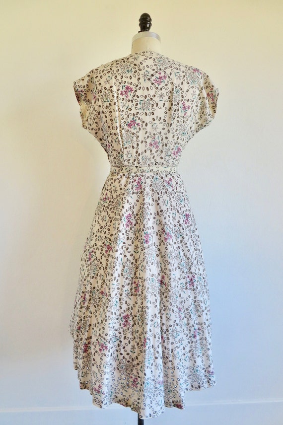 1940's Ivory Eyelet Floral Fit and Flare Day Dres… - image 8