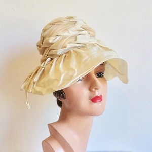 1960&#39;s Cream Silk High Crown Cloche Hat 60&#39;s Spring Summer Millinery Bridal Wedding Art Deco Modern Flapper W. H. Block Co