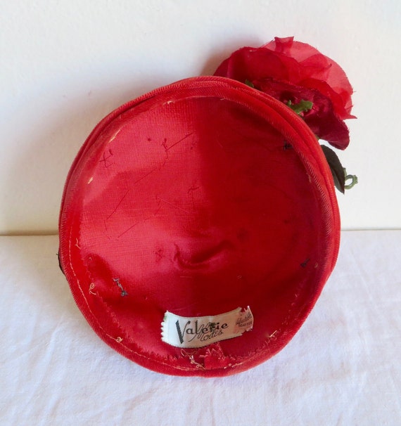 1950's Red Velvet Calot Style Hat Rose and Buds G… - image 9