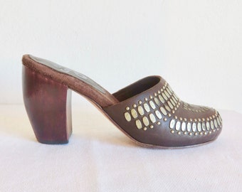 Calleen Cordero Size 8 Brown Leather and Brass Studded High Heeled Clogs Mules Sustainable Rustic