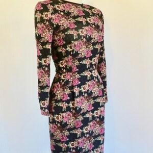 I Magnin 1980's Black Magenta Floral Silk Evening Sheath Dress Lace Sequin Back Detail Long Sleeves Formal Cocktail Party 27.5 Waist Small image 6