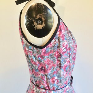 1950's Pink and Gray Cotton Print Fit and Flare Sun Dress Full Skirt Rockabilly Swing Spring Summer 28.5 Medium image 7