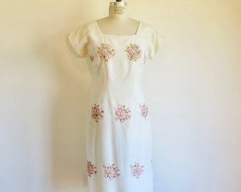 1960's Ivory Creme Linen Pink and Green Sequin Embroidered Wiggle Sheath Dress 60's Spring Summer Rockabilly 30" Waist Medium