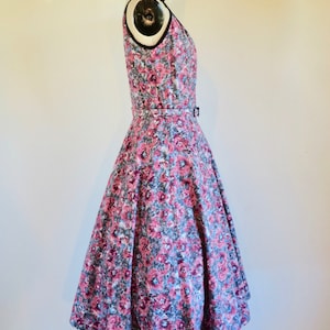 1950's Pink and Gray Cotton Print Fit and Flare Sun Dress Full Skirt Rockabilly Swing Spring Summer 28.5 Medium image 6