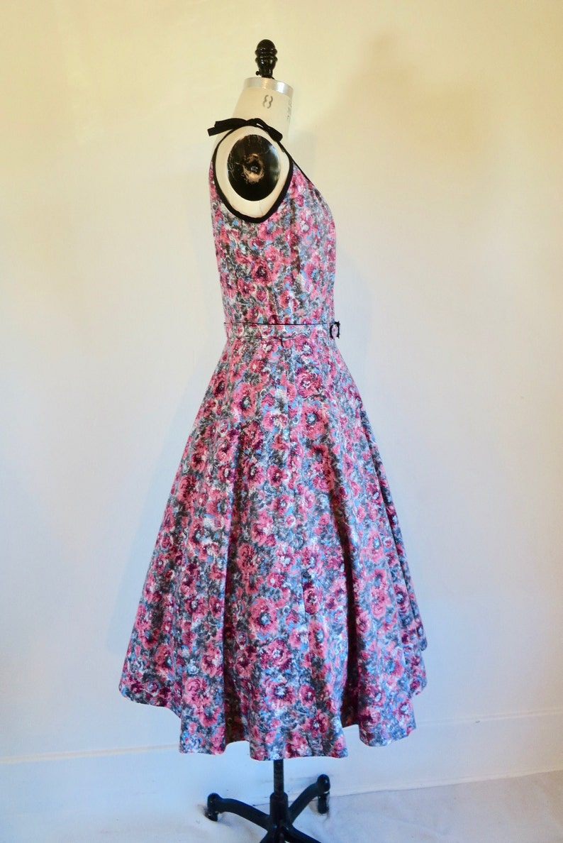 1950's Pink and Gray Cotton Print Fit and Flare Sun Dress Full Skirt Rockabilly Swing Spring Summer 28.5 Medium image 6