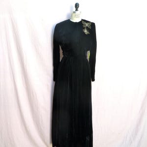 1940&#39;s Black Rayon Velvet Long Evening Dress Coat Beaded Butterflies Appliques Trim Front Zipper Closure 28&quot; Waist Small Medium