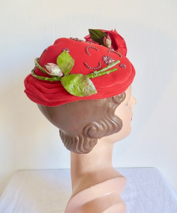 1950's Red Velvet Calot Style Hat Rose and Buds G… - image 5