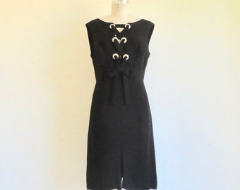 1960's Black Crepe Sleeveless Sheath Dress Diamante Rhinestone Grommets Lace Up Front Bodice Evening Cocktail Party 35" Waist Medium