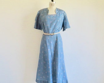 1940's 50's Blue Pink Floral Taffeta Dress Fit and Flare Short Sleeve Rockabilly Swing Lady Petite 36" Waist Large