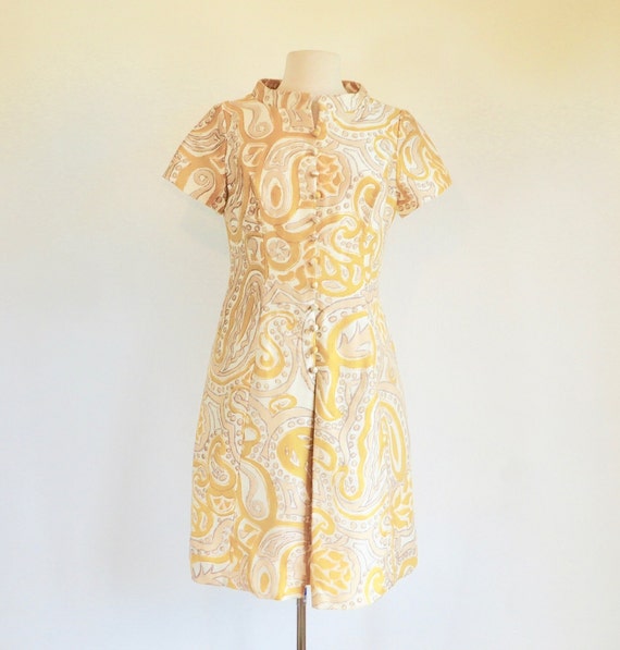 1960's Mod Style Yellow and White Paisley Print A… - image 1