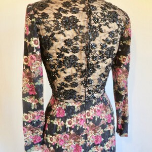 I Magnin 1980's Black Magenta Floral Silk Evening Sheath Dress Lace Sequin Back Detail Long Sleeves Formal Cocktail Party 27.5 Waist Small image 4