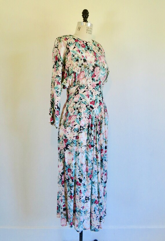 1940's Style Floral Rayon Print Midi Dress Yoked … - image 4