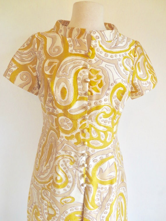 1960's Mod Style Yellow and White Paisley Print A… - image 2
