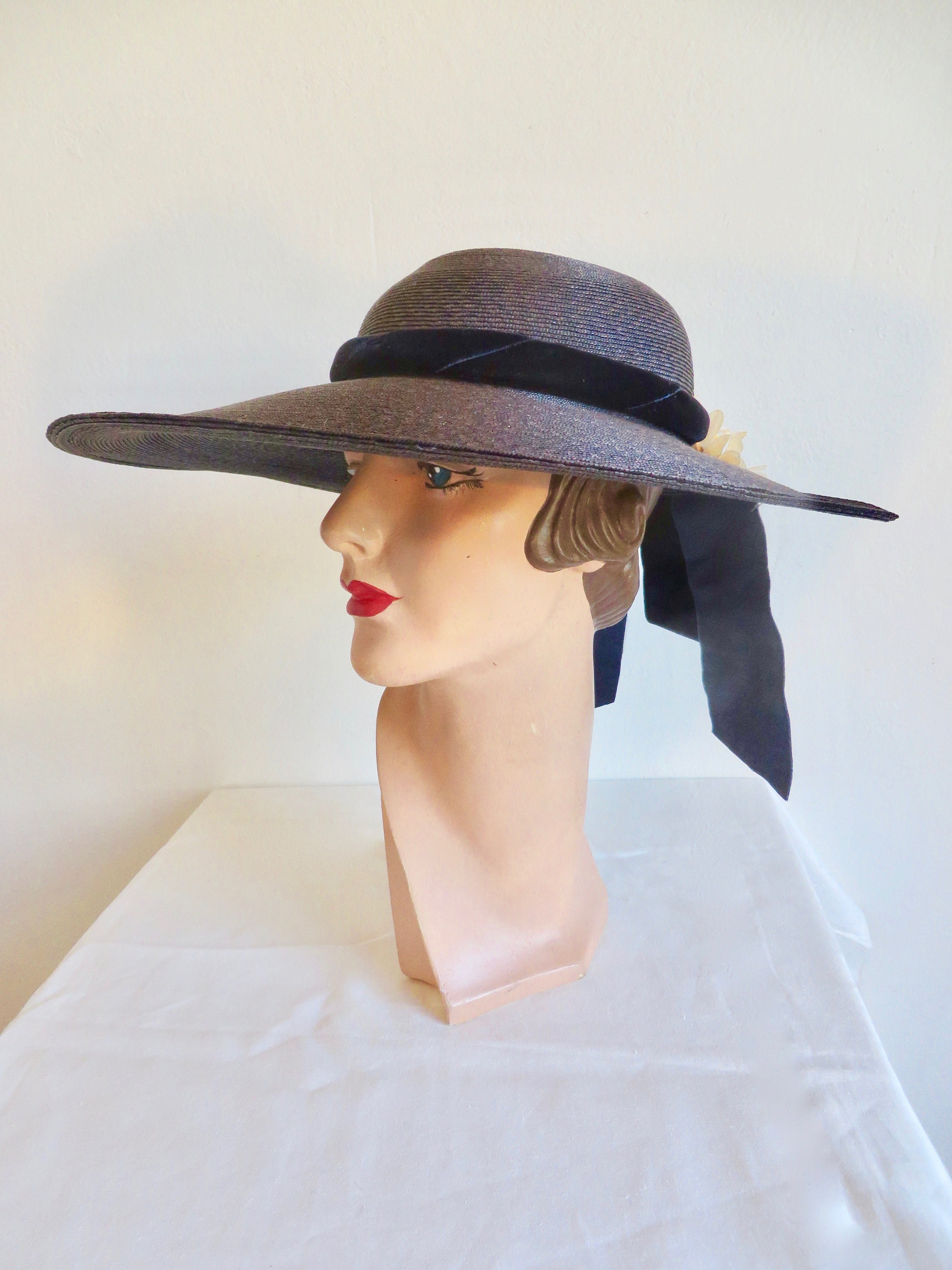 1950s Vintage Navy Blue Straw Brimmed Hat With White Flowers And A Velvet Ribbon 40s/50s Navy or Black Wide Brim Straw Picture Hat With Silk  main image 2
