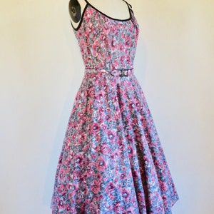 1950's Pink and Gray Cotton Print Fit and Flare Sun Dress Full Skirt Rockabilly Swing Spring Summer 28.5 Medium image 3