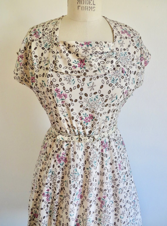 1940's Ivory Eyelet Floral Fit and Flare Day Dres… - image 2