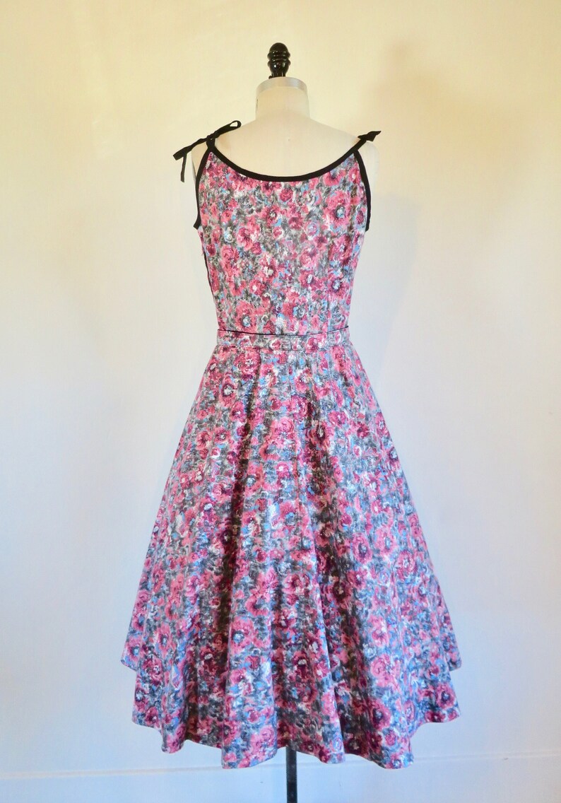 1950's Pink and Gray Cotton Print Fit and Flare Sun Dress Full Skirt Rockabilly Swing Spring Summer 28.5 Medium image 9