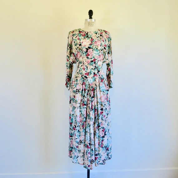 1940's Style Floral Rayon Print Midi Dress Yoked … - image 1