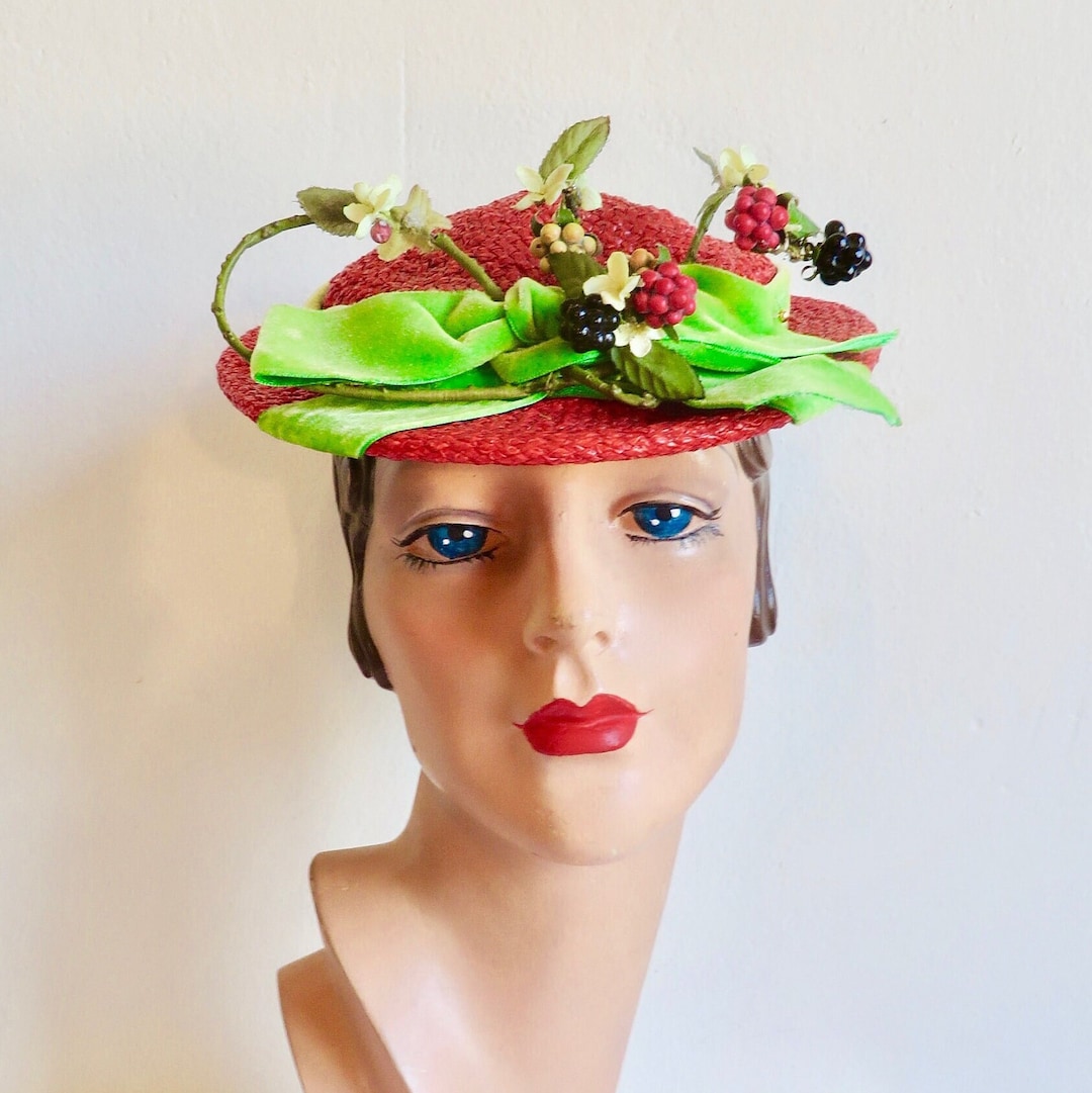 1950's Caspar Davis Red Straw Small Brim Hat Rasberries