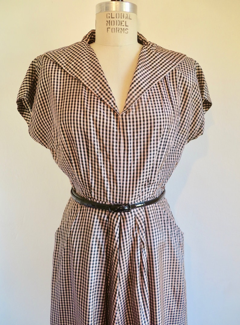 1940's 50's Black and Beige Gingham Taffeta Day Dress Short Sleeves Pockets Rockabilly Swing 30 Waist Size Medium image 2